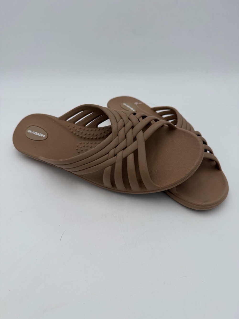 Okabashi Women's Chai / Tan Woven Slide Sandals - Picture 2 of 9
